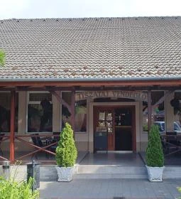 Tiszatáj Vendéglő 