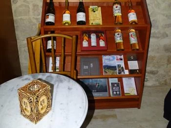 Tokaji Borbarátnők Borboltja Mád