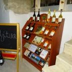 Tokaji Borbarátnők Borboltja Mád - Belső