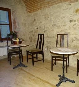 Tokaji Borbarátnők Borboltja