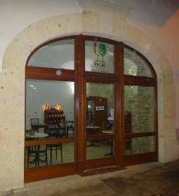 Tokaji Borbarátnők Borboltja