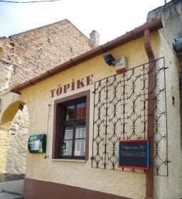 Töpike Bár