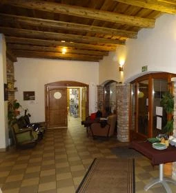 Tőserdei Pálinkaház Étterem