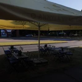 Tres Cafe & Bar, Paks - Egyéb