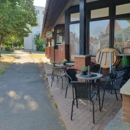 Tres Cafe & Bar, Paks - Egyéb