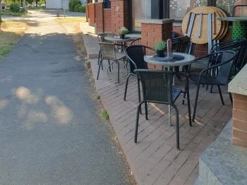 Tres Cafe & Bar Paks