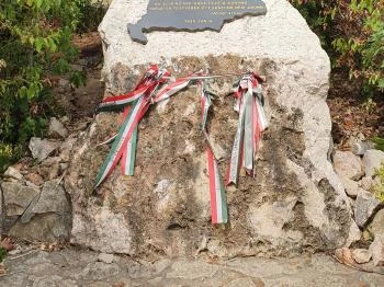 Trianon-emlékmű Csókakő