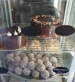 Tücsi-Süti Cukrászda