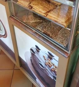 Tücsi-Süti Cukrászda