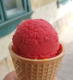 Tücsi-Süti Cukrászda