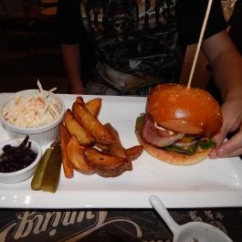 Tuning Bar & Burger, Budapest - Étel/ital