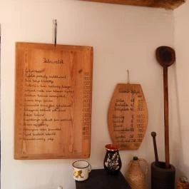 Udvarház Étterem , Bánd - Egyéb