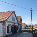 Umenhoffer pince Hajós - Egyéb