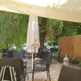 Unikum ház söröző, Tatabánya - Külső kép
