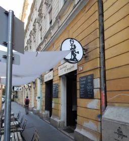 Úri Muri Kávéház & Mulató