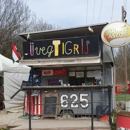 Üvegtigris Büfé, Tinnye - Egyéb