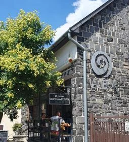 Válibor Vinotéka & Presszó