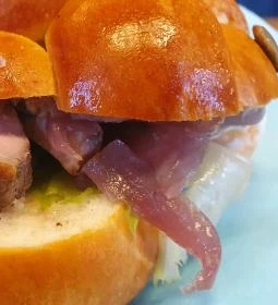 Válibor Vinotéka & Presszó