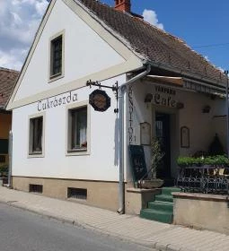 Várpark Cukrászda & Kávézó