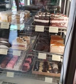 Várpark Cukrászda & Kávézó