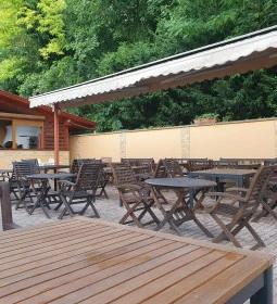 Világosi Étterem & Pizzéria