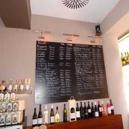 Vinowonka Csokoládé & Borbár, Budapest - Belső