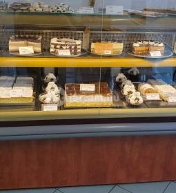 Vörös-Szekfű Cukrászda & Étterem-Pizzéria