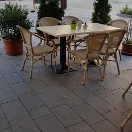 Vörösmarty Cukrászda Székesfehérvár - Külső kép