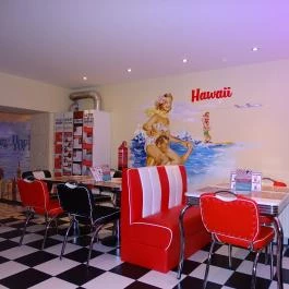WOW American Retro Diner Budapest - Belső