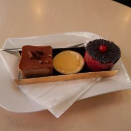 Zazzi Cukrászda Budapest - Étel/ital