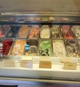 Zefír Cukrászda - Kossuth utca