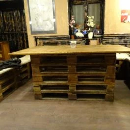 Zsíros Kenyér Pub & Gastro Yard, Budaörs - Belső