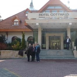 Gottwald Hotel étterme Tata - Külső kép