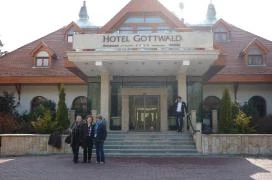 Gottwald Hotel étterme Tata