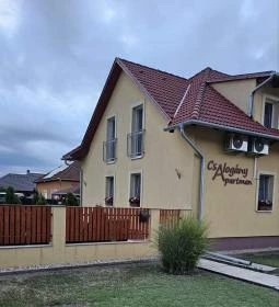 Csalogány Apartman