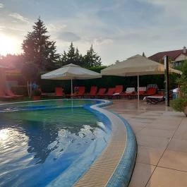 Hotel Mayer Superior Alsóörs - Medence/kert