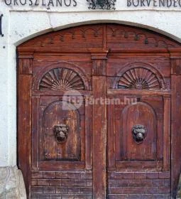 Oroszlános Borhotel & Étterem