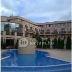 Hotel Kapitány Superior Wellness Sümeg - Medence/kert