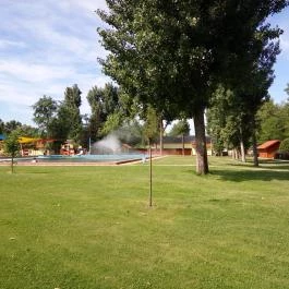 Parton Hotel, Tiszakécske - Medence/kert