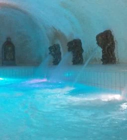 Cascade Barlang- & Élményfürdő