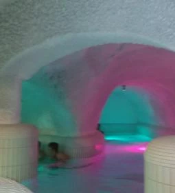 Cascade Barlang- & Élményfürdő