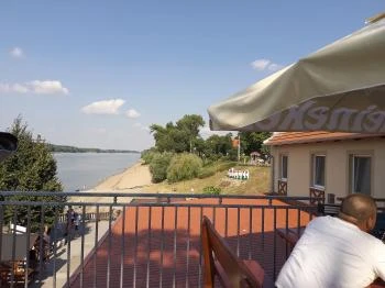 Gödör Büfé Gönyű