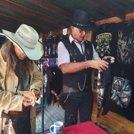 Henryx Western City Császár - Egyéb