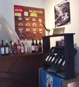 Öreg Kapitány Borozó