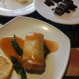 Wasabi Running Sushi & Wok Restaurant - Szépvölgyi út, Budapest - Étel/ital