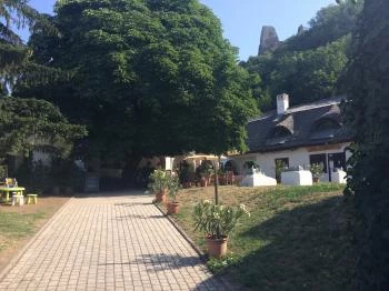 Várkávézó Szigliget Várkávézó Szigliget