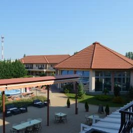 Aqua-Spa Konferencia és Wellness Hotel Cserkeszőlő - Külső kép