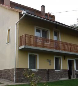 Flóra Apartman