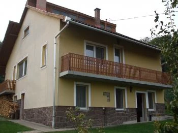 Flóra Apartman Parádsasvár
