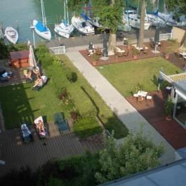 Hotel Yacht Wellness & Business, Siófok - Medence/kert